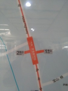 羅南新村駅周辺図（出入り口）