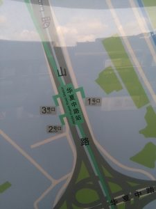 華夏中路駅周辺図（出入り口）